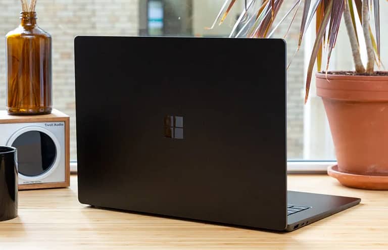 Microsoft Surface Laptop 3 4