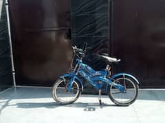 Lush condition bike haa jis bhai ko chiye rabta krley only serious byr