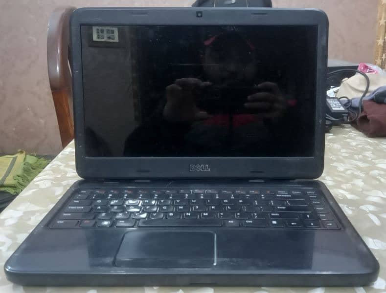 Dell Vostro 2520 15.6-inch Laptop 1