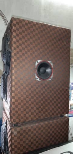 speakers is bast quality high Bass and trabal and twitter