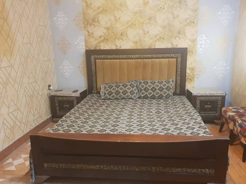 Bed with 2 side tables and matress 2