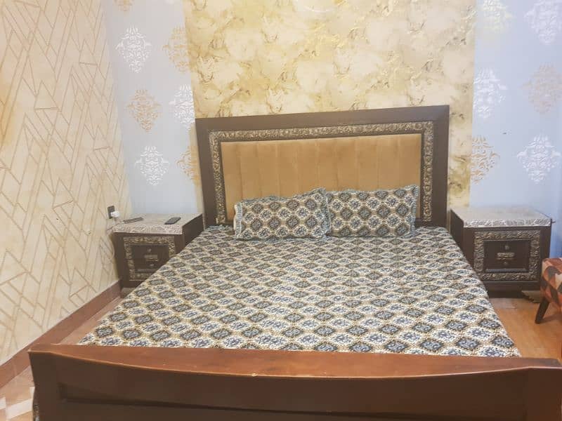Bed with 2 side tables and matress 4