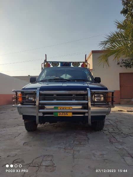 Nissan pickup Diesel engine 2