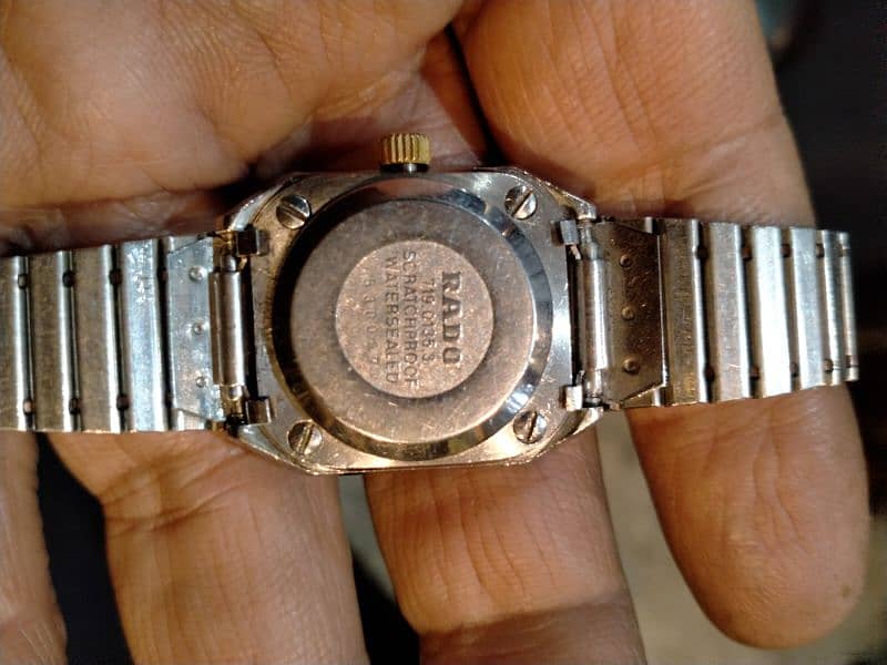 Rado women watch with diamond fit on dial 3