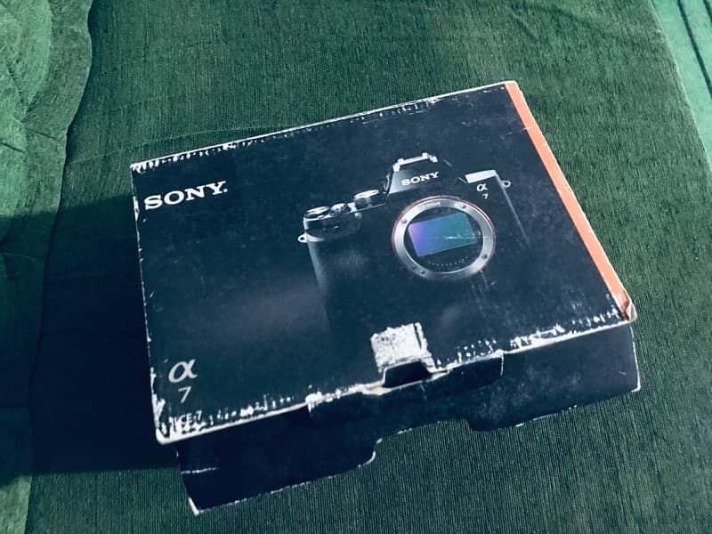 Sony A7 full-frame batter than canon Nikon 3