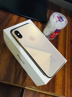 Iphone XS , Box charger , 64gb, Golden colour