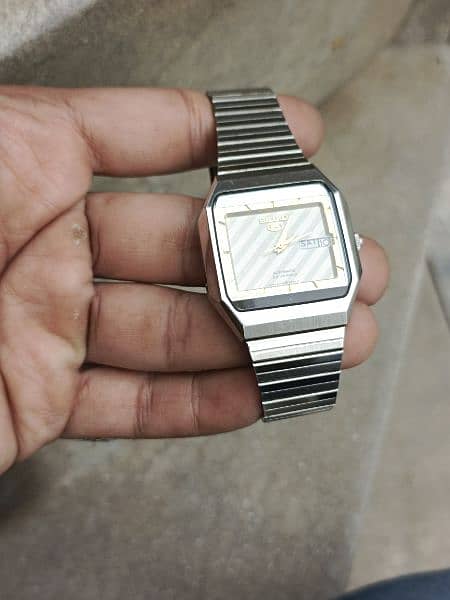 Branded Seiko watch for men 1