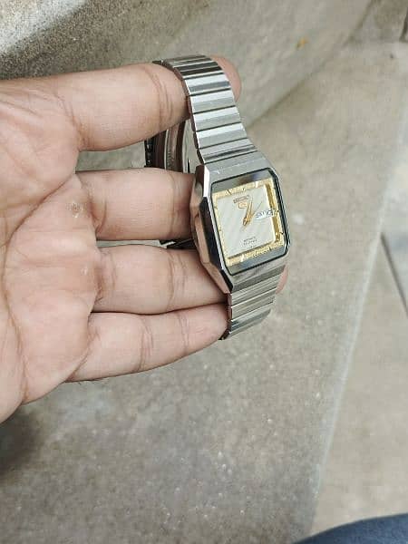 Branded Seiko watch for men 2