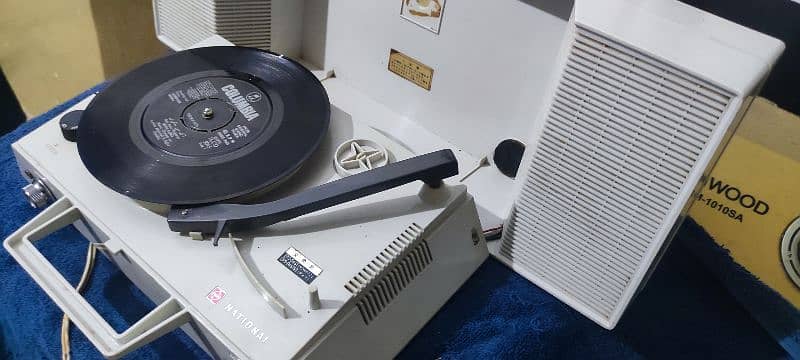 vintage National Panasonic record player in working condition 3