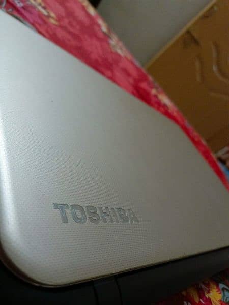 Toshiba satellite AMD A4-6210 3