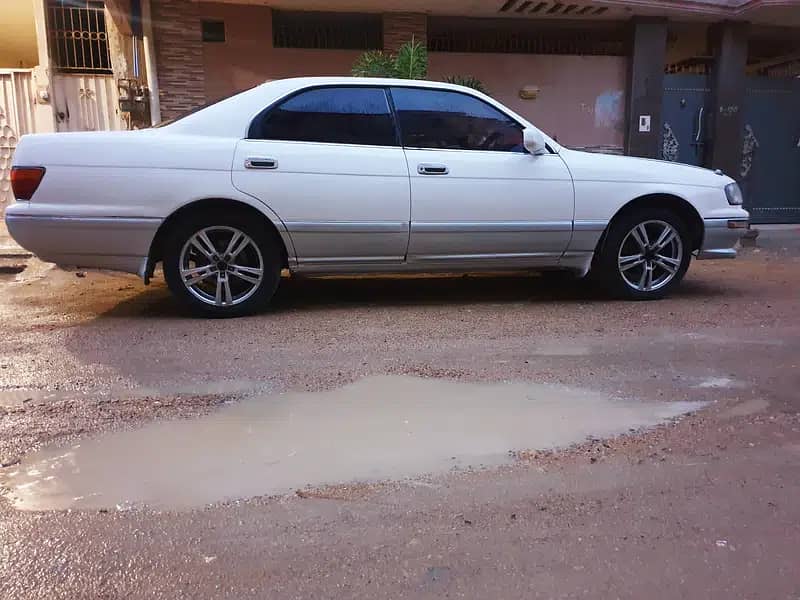 Toyota Crown Super Saloon 1994 0