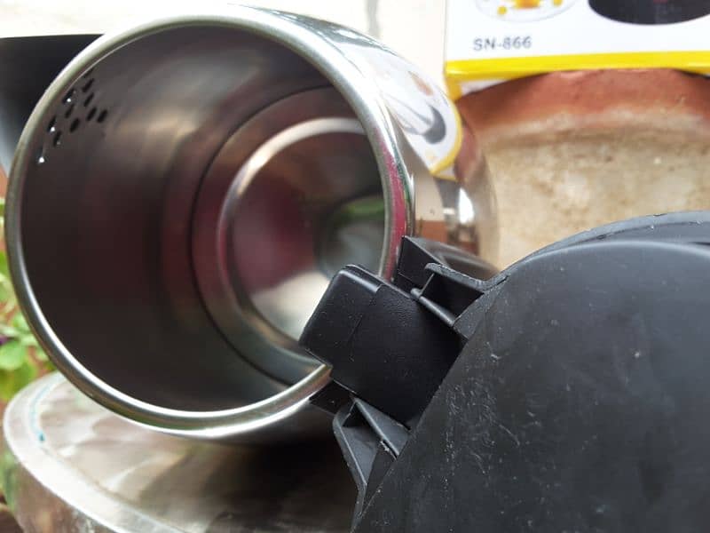 National Electric Kettle 2.0 Liter 4