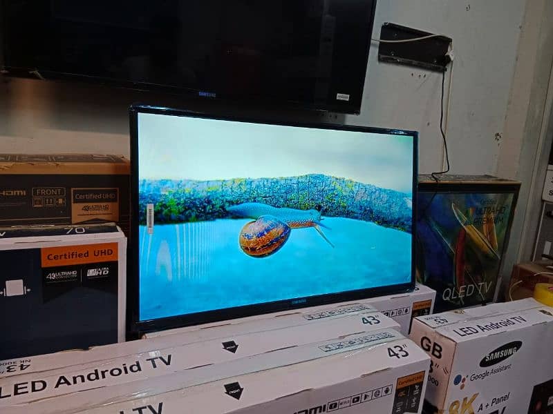 NEW SAMSUNG 43 INCHES SMART LED TV UHD 2024 3