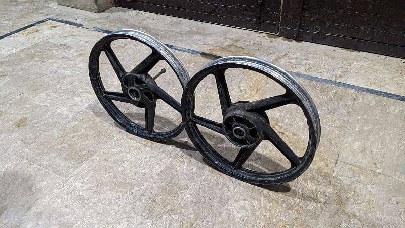 Alloy rims with accessories for cg125 deluxe GS150 ybr cb150 etc 3