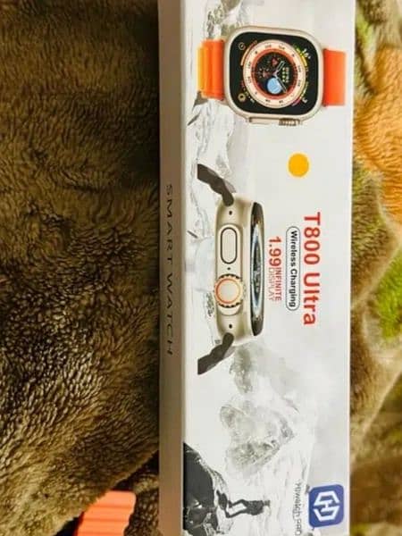 t800 ultra 10/10 condition watch ka sath bhi  charger h   protector bi 4