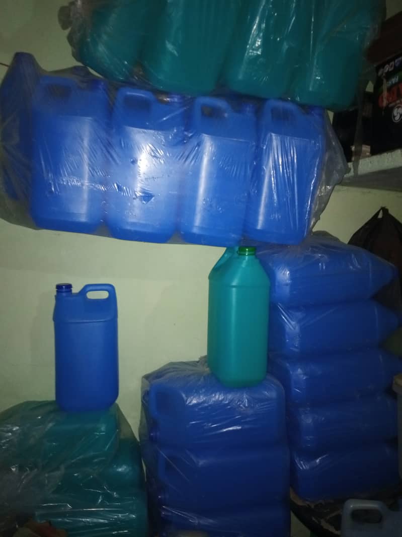 Lot sale Water "can" (gallon) 12 ltr 350 wala sirf 300 main 1