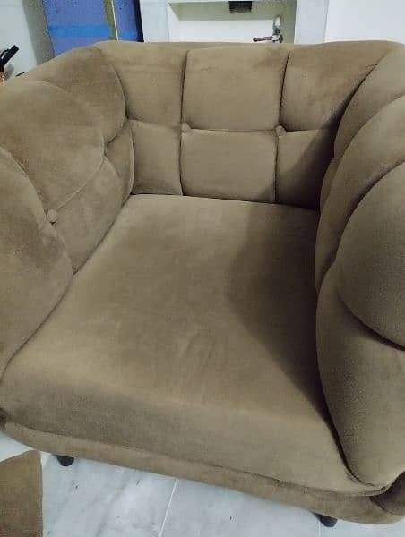 chester field 7 seater sofa set for sale with excellent condition 5