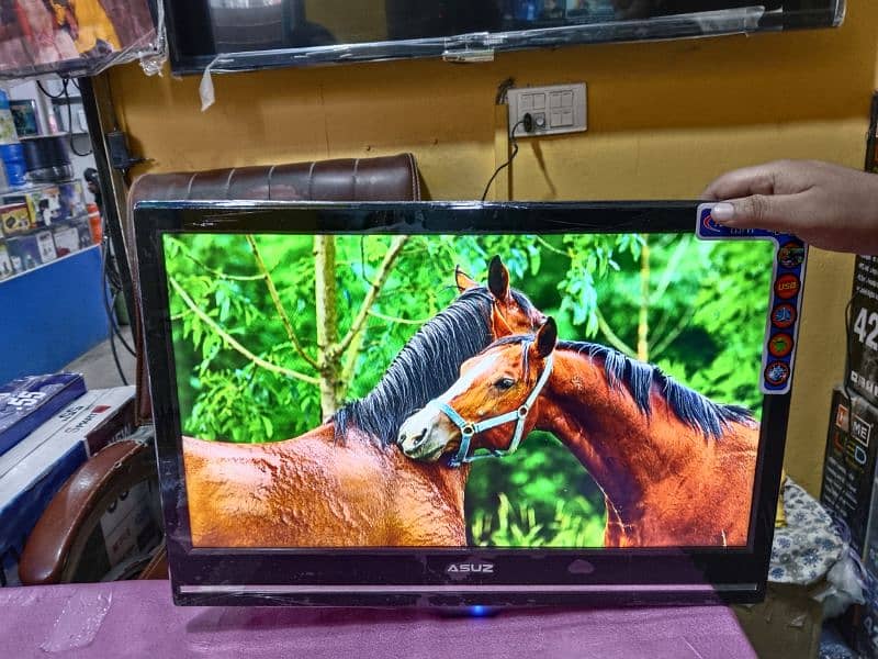 New wifi  22 inch Led TV 03345354838 cal for details 2