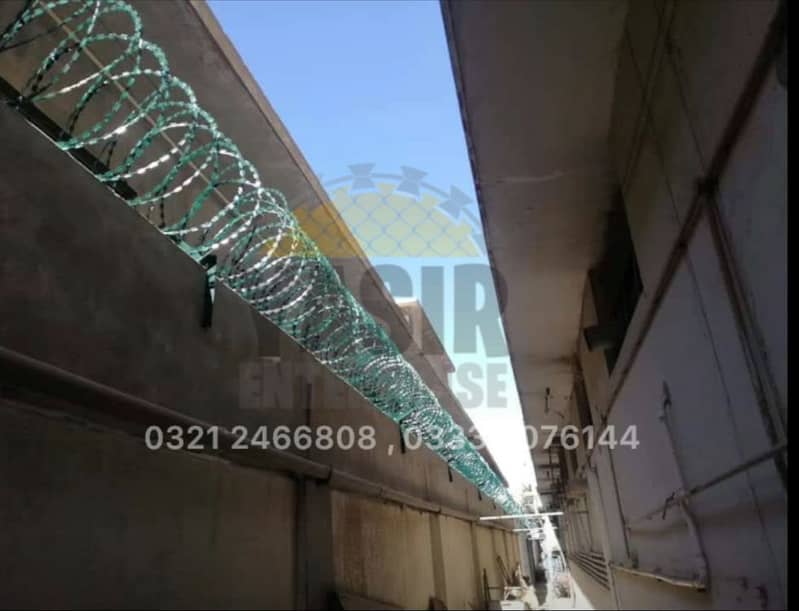 Razor Wire / Barbed Mesh / Chain Link / Electric Fence / Cedar Fence 11