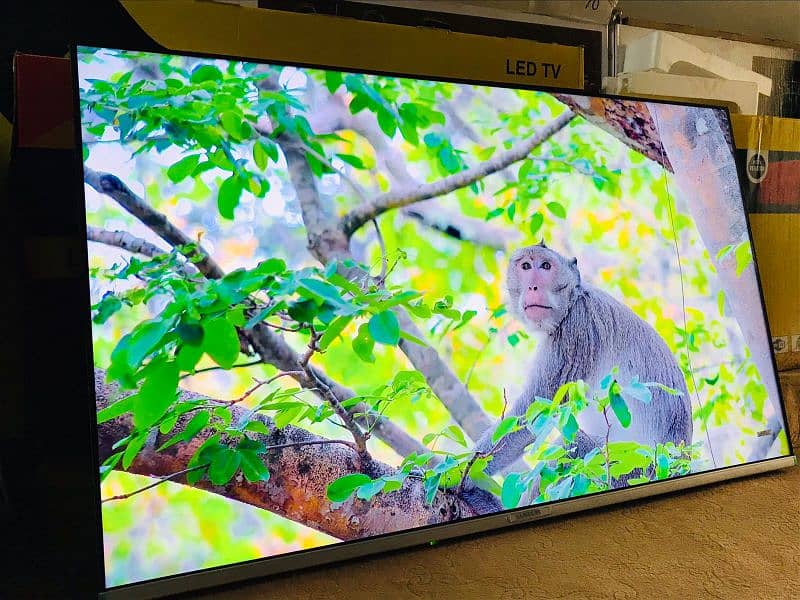 NEW SAMSUNG 65 INCHES SMART LED TV DYNAMIC CRYSTAL DISPLAY 2024 4