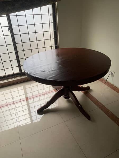 Round Dining table with 6 chairs 1