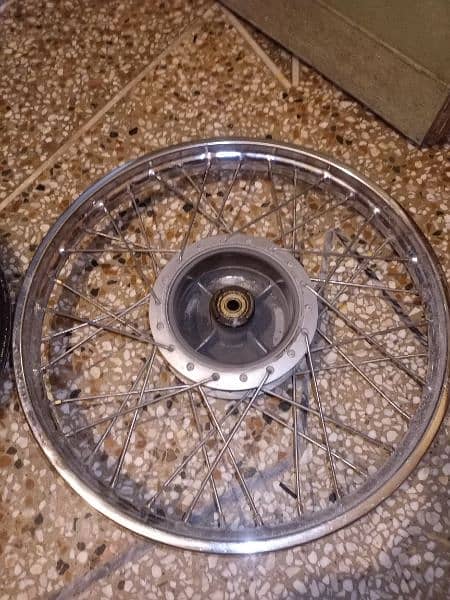 suzuki gs 150 front & back wheel 18 model bike 2