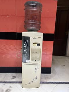 Water Dispenser with Fridge, Scratchless Body, Functional, Home used.