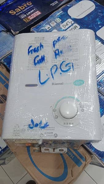 8 litters instant water Gayser fully automatic/o3o94o4o36o