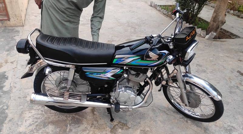 Honda CG 125 2013 Model in excellent condition for Sale 4