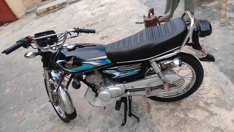 Honda CG 125 2013 Model in excellent condition for Sale 5