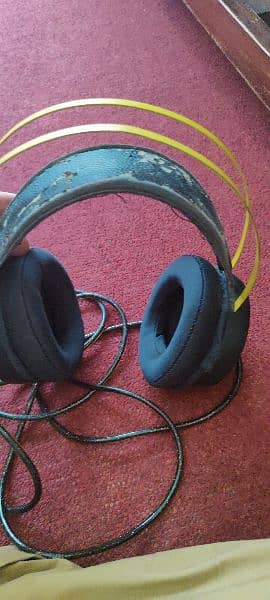 gaming headphones available 5