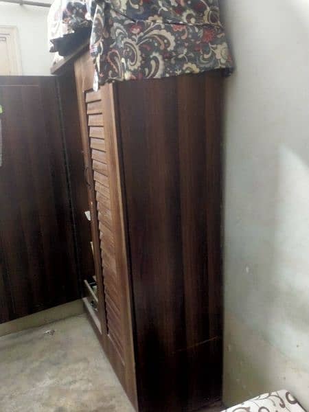 Wooden Almari 2 Cabinet Good Condition 3