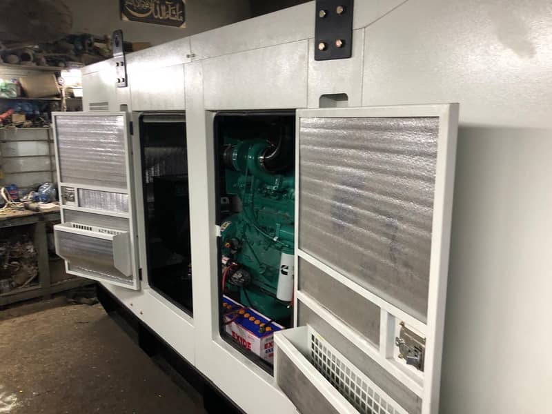 generator 300Kva cummins slightly used generator 2