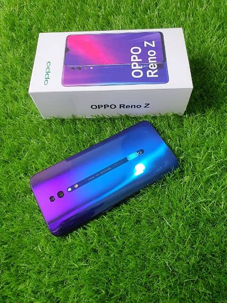 Oppo F15 8Gb 256Gb ,OPPO Reno Z  8/256Gb ( Display Fingerprint ) 10/10 8