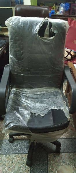 An amazing office chair 0