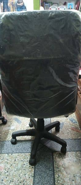 An amazing office chair 3