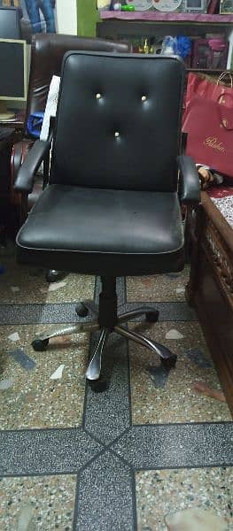 An amazing office chair 6