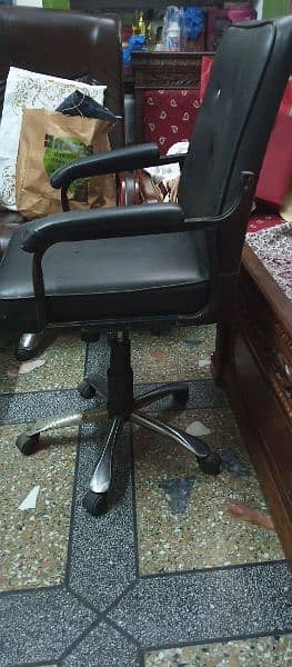 An amazing office chair 7