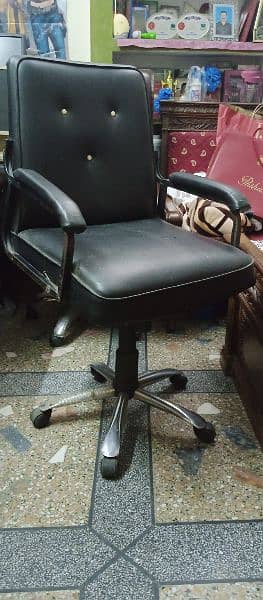 An amazing office chair 9