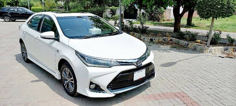 Toyota Corolla Altis Grande 2018 4