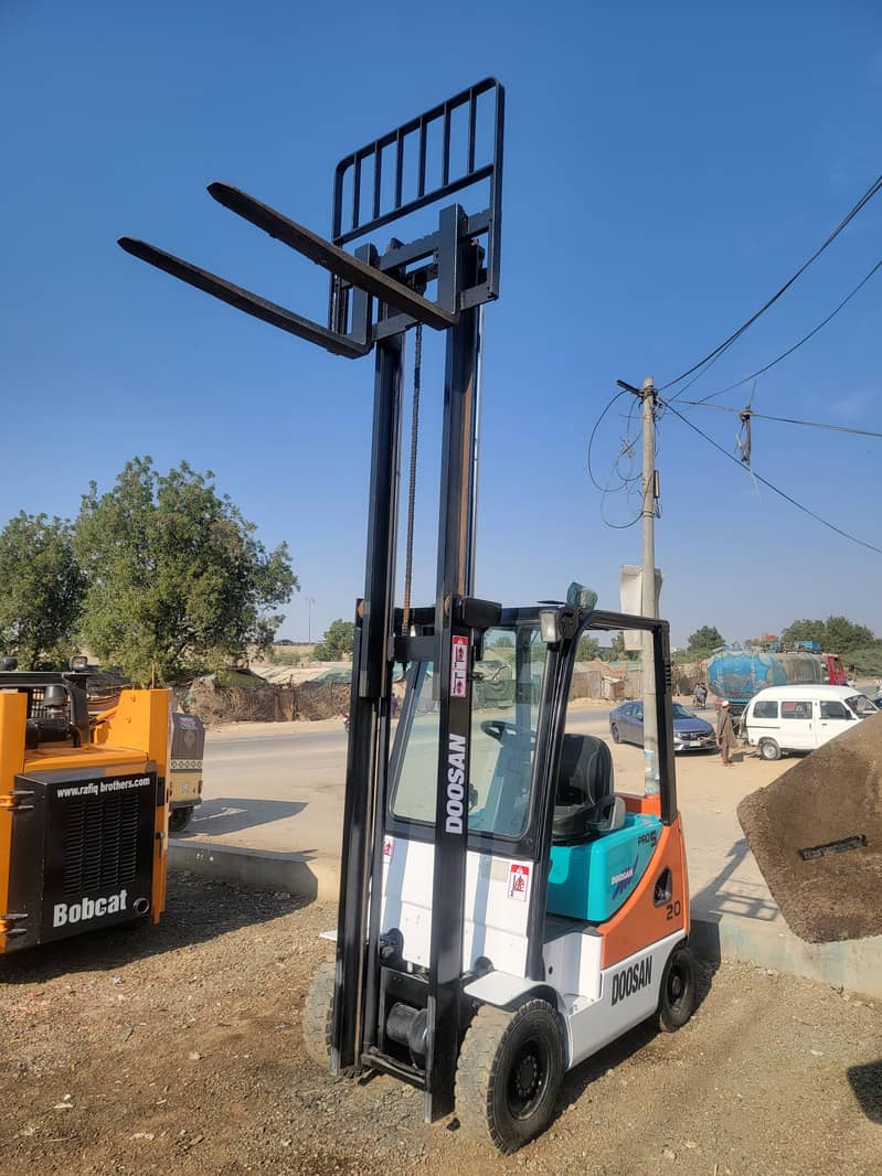 Doosan 2 Ton Diesel Forklift Lifter Forklifter for Sale in Karachi Pak 13