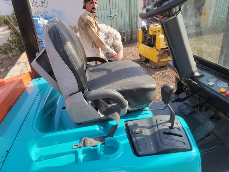 Doosan 2 Ton Diesel Forklift Lifter Forklifter for Sale in Karachi Pak 17