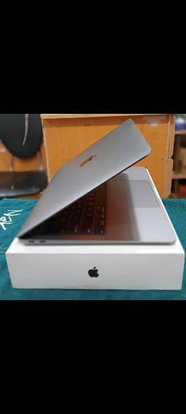 MacBook Air 2020 Core i3 8GB 256GB Space Grey & Gold Color With Box 3