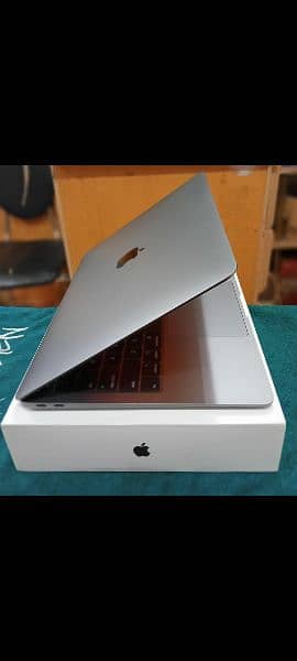 MacBook Air 2020 Core i3 8GB 256GB Space Grey & Gold Color With Box 5