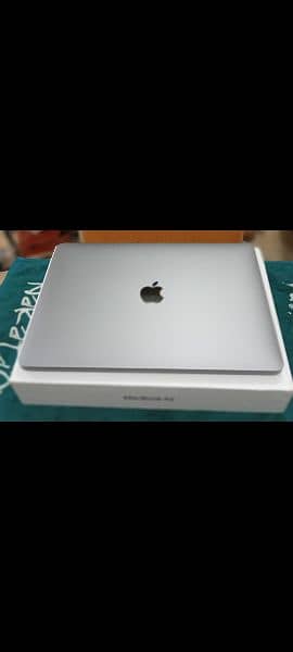 MacBook Air 2020 Core i3 8GB 256GB Space Grey & Gold Color With Box 10