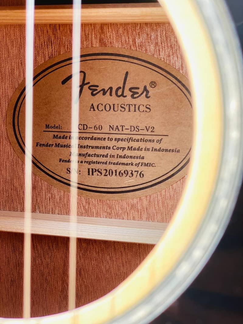 Fender CD-60 NAT-DS-V2  Manufactured in Indonesia 6