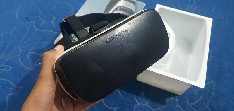 Samsung Gear VR by Oculus 2