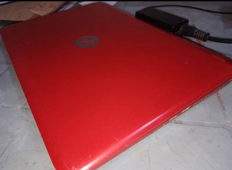 HP Pavilion AMD A8-7410 Laptop 500 gb ROM 4 gb RAM 1