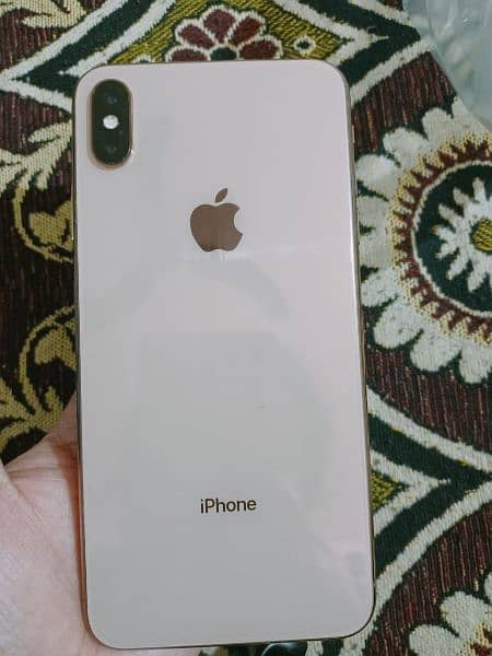 iphone Xs max 64GB pta sim berrty 81 chalti hai 0