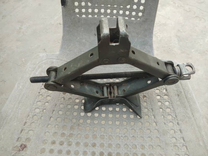 Car scissor jack without rod 0